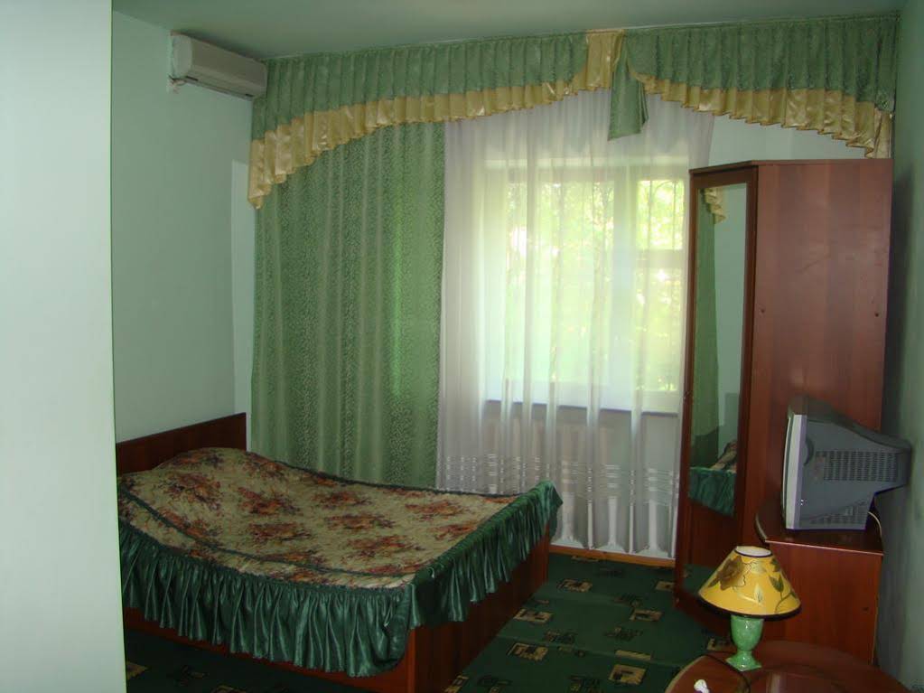 Hotel Iron