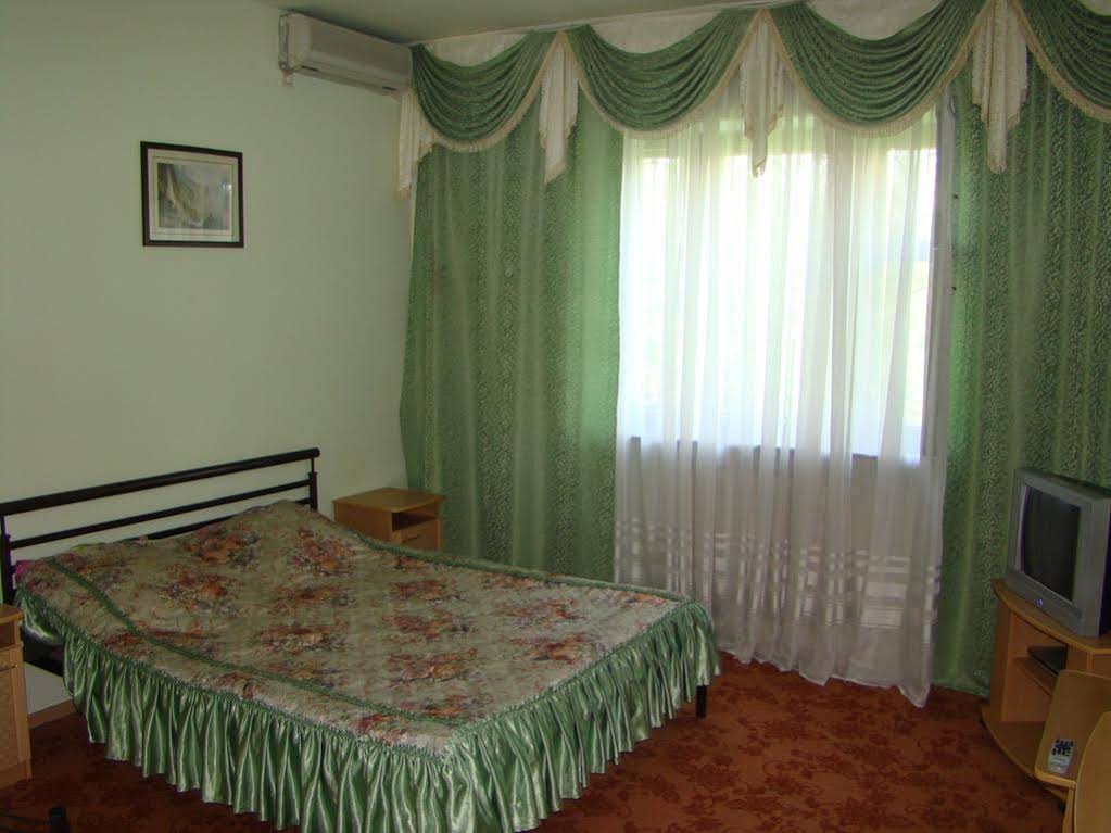 Hotel Iron