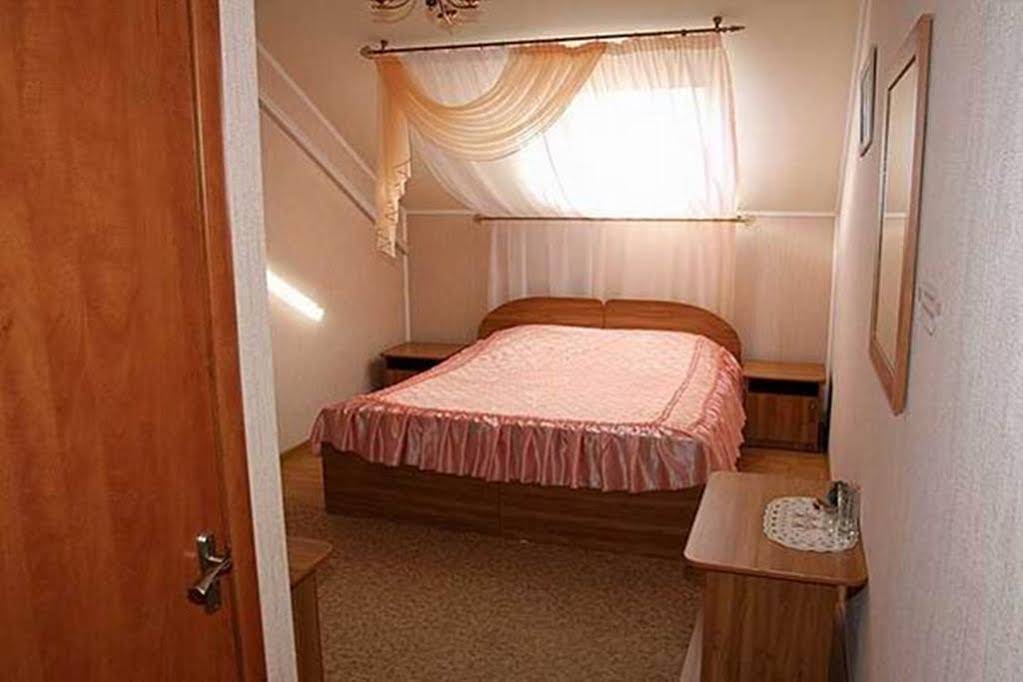 Hotel Iron