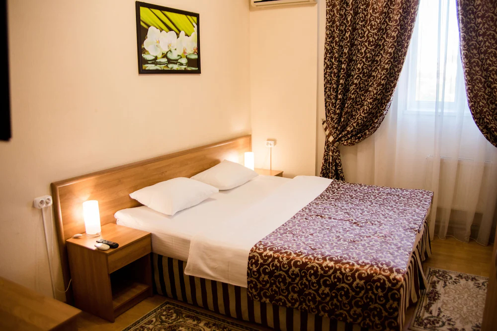 Iris Hotel