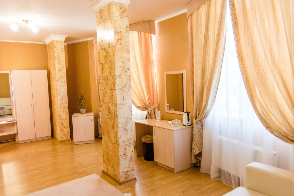 Iris Hotel