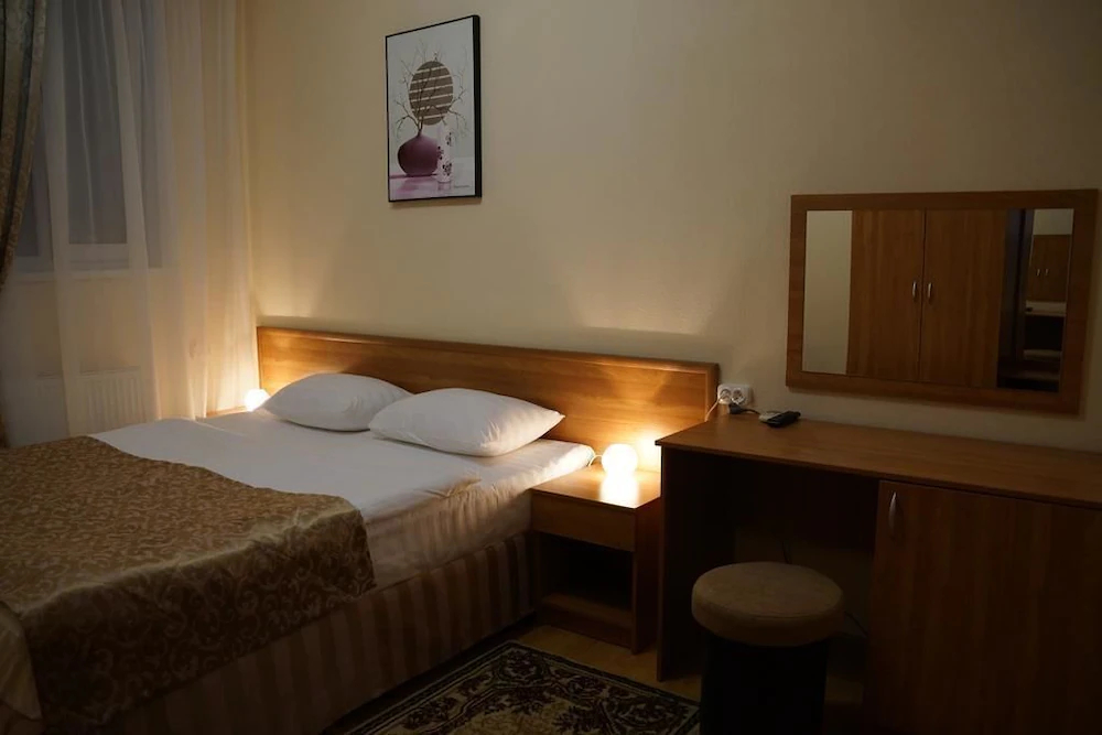 Iris Hotel