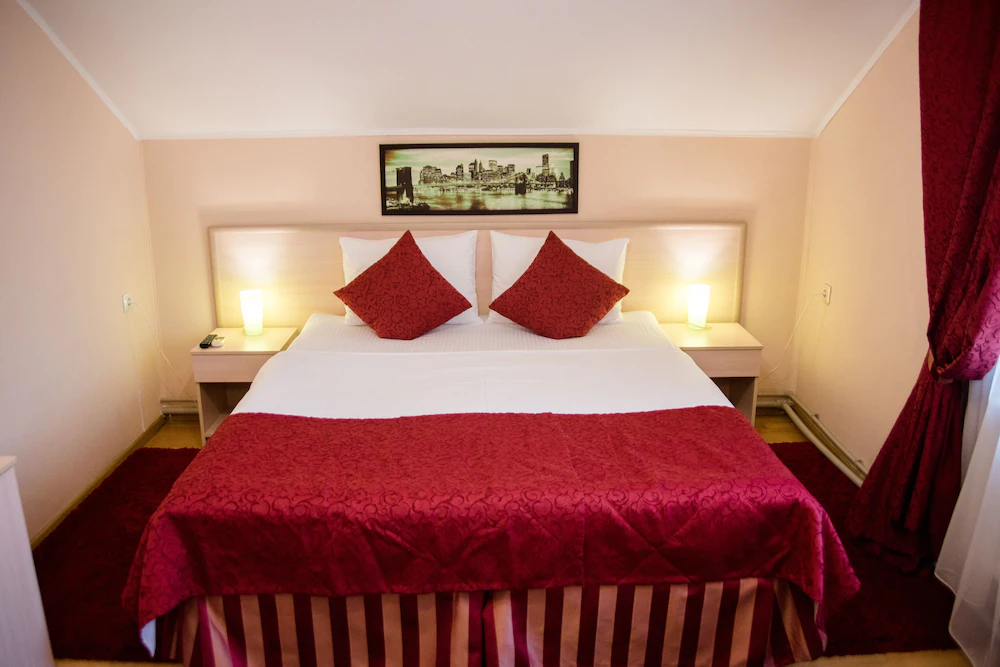 Iris Hotel