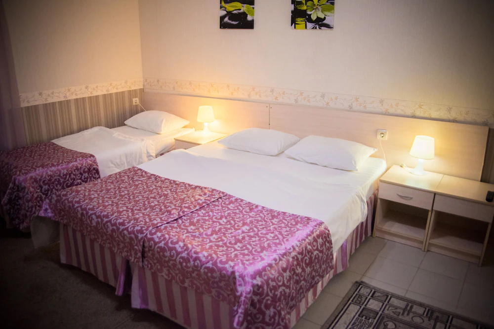Iris Hotel