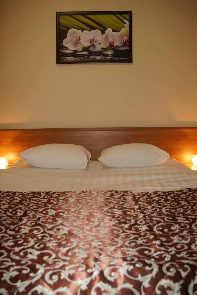 Iris Hotel