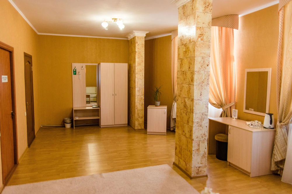 Iris Hotel
