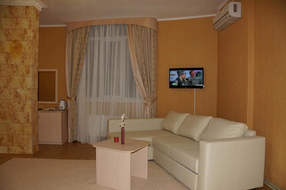 Iris Hotel