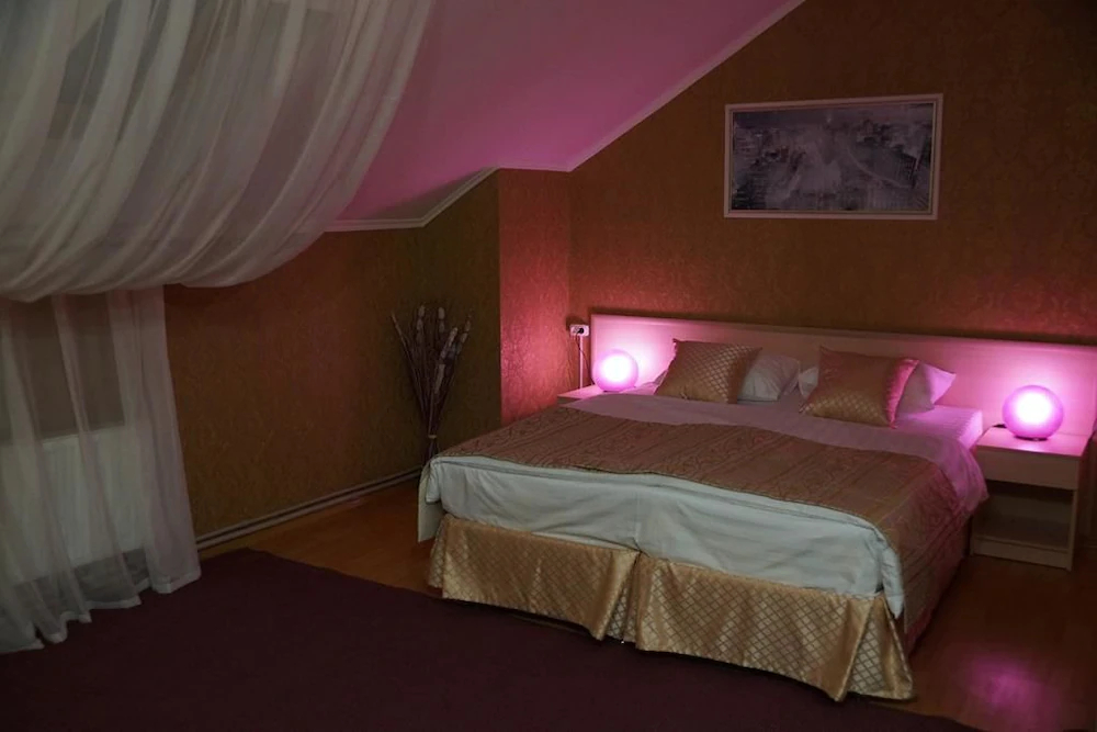 Iris Hotel