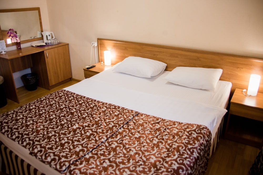 Iris Hotel