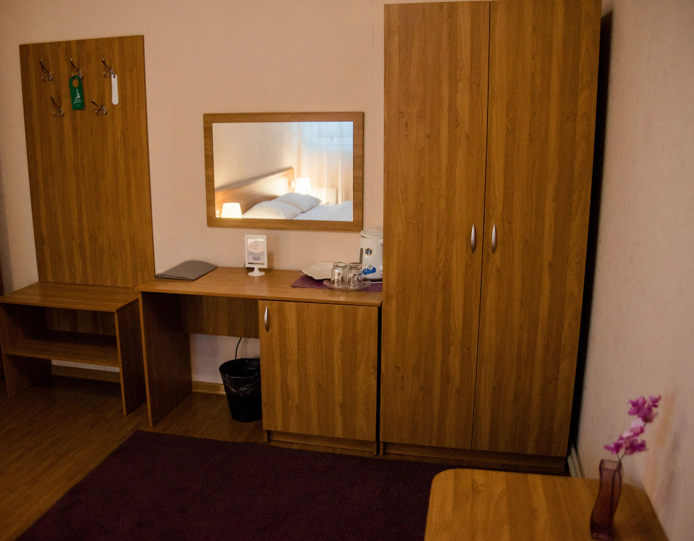 Iris Hotel