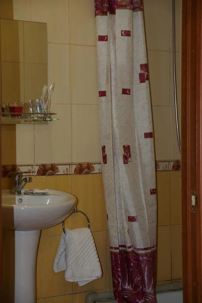 Iris Hotel