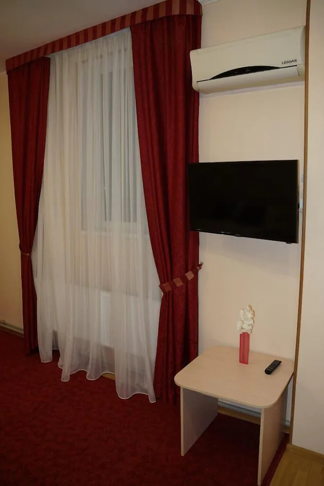 Iris Hotel