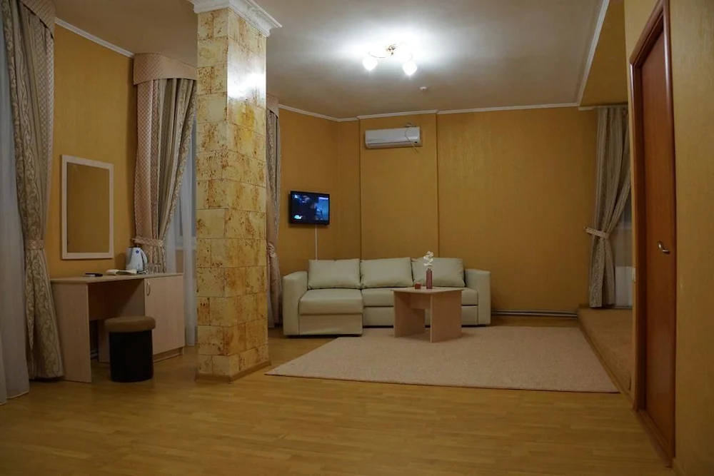 Iris Hotel
