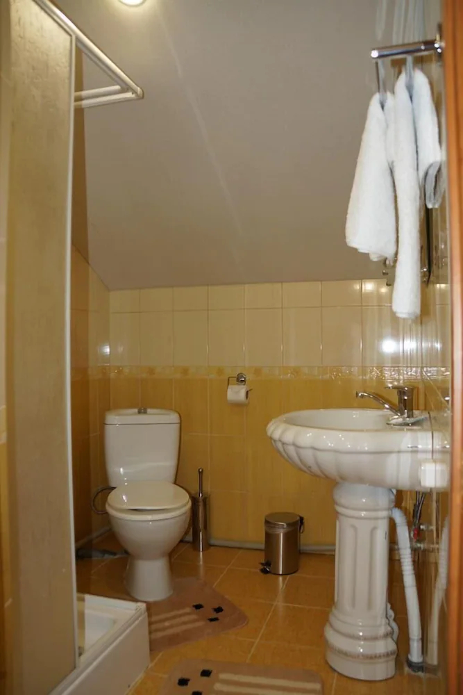 Iris Hotel