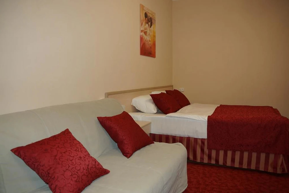 Iris Hotel