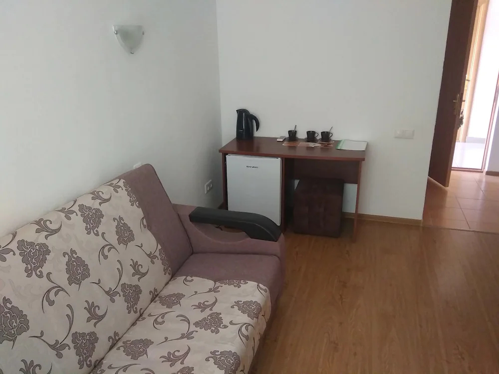 Pansionat Yuzhniy Hostel