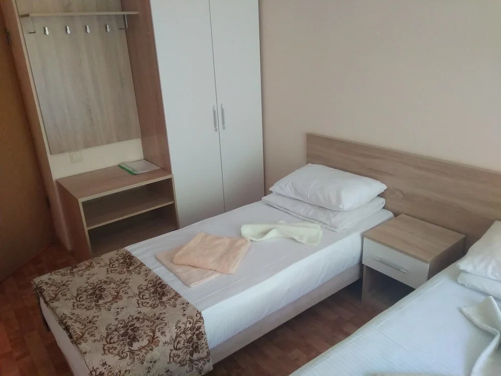 Pansionat Yuzhniy Hostel