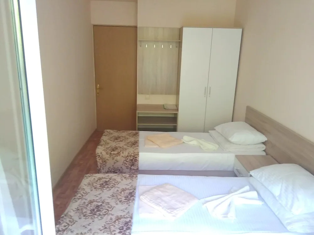 Pansionat Yuzhniy Hostel
