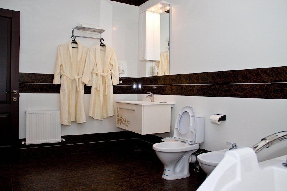 RichMan Hotel