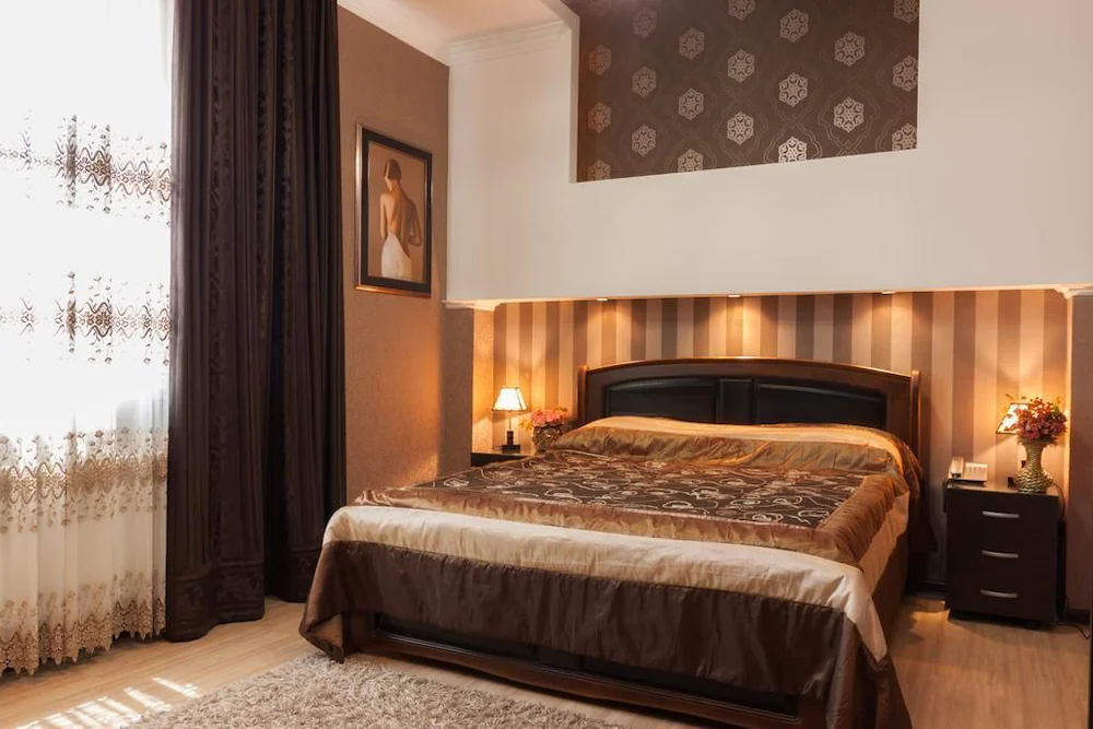 RichMan Hotel