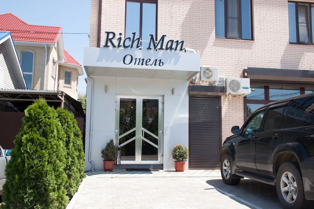 RichMan Hotel
