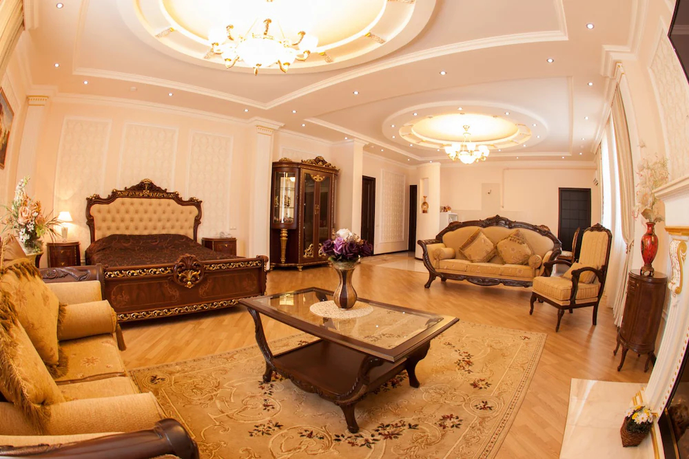 RichMan Hotel