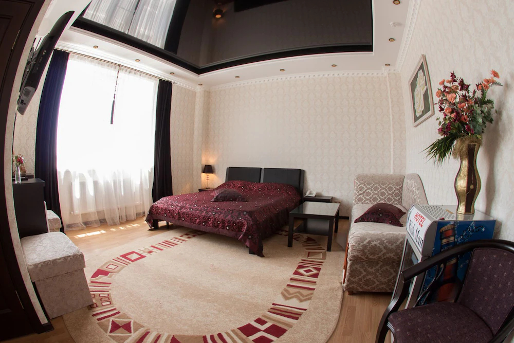 RichMan Hotel