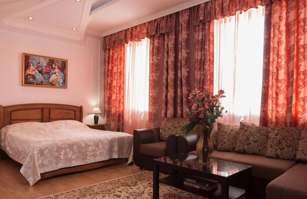 RichMan Hotel