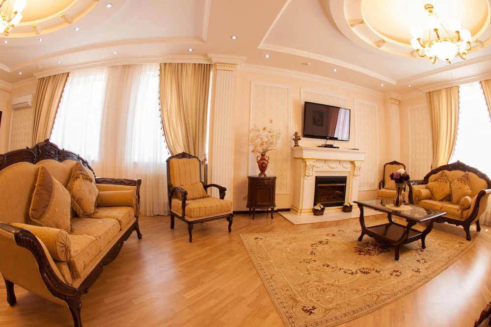 RichMan Hotel