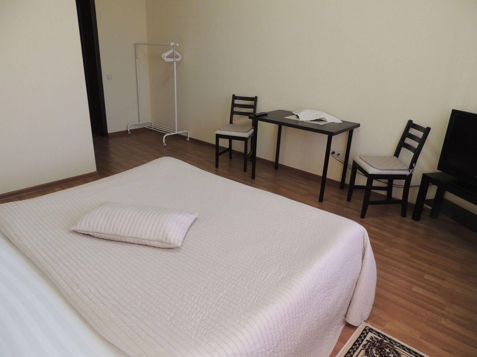 Smart People Eco Hotel
