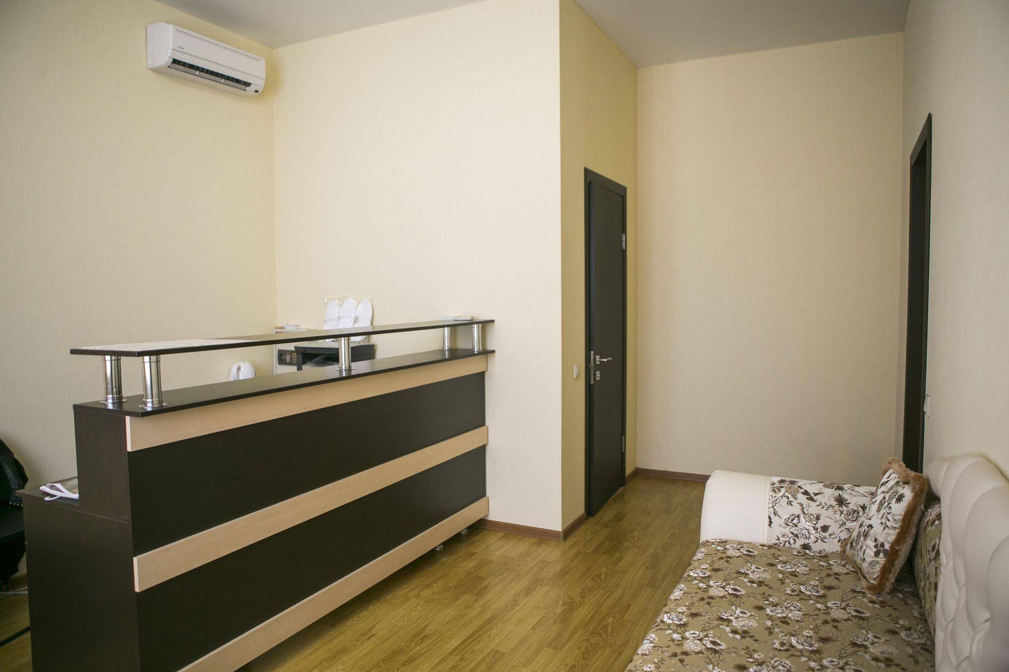 Smart People Eco Hotel