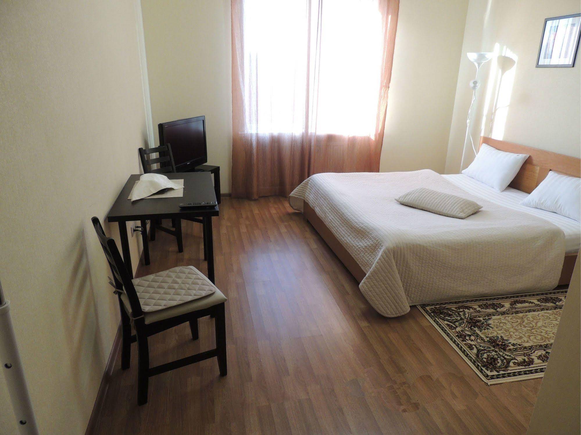 Smart People Eco Hotel