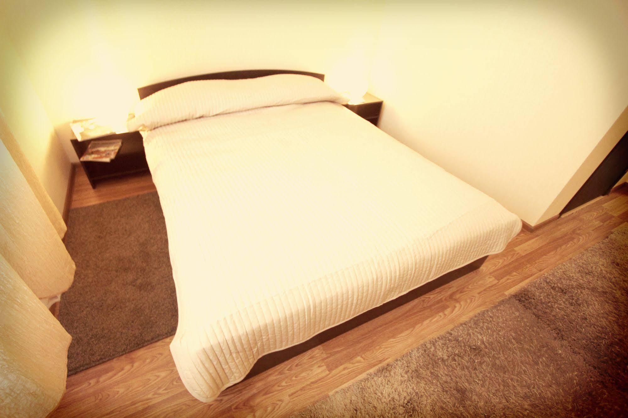 Smart People Eco Hotel