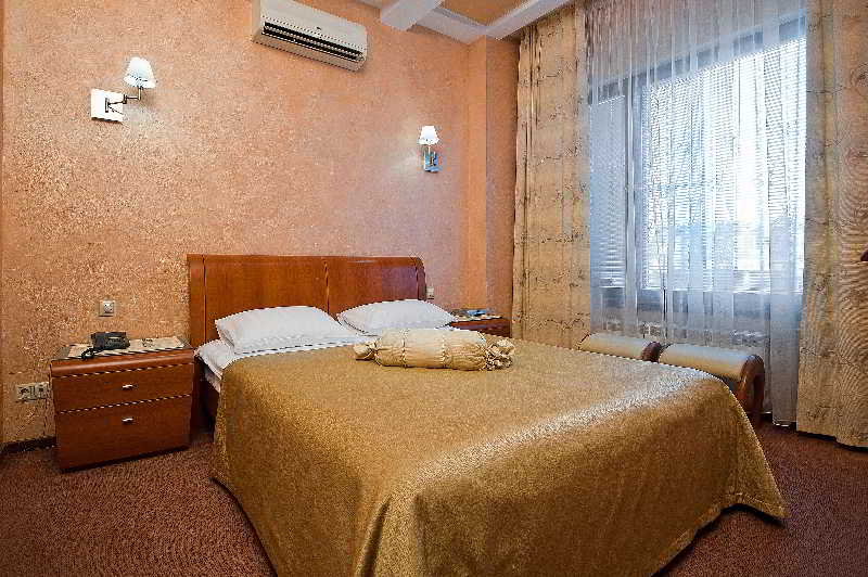 Yug Hotel