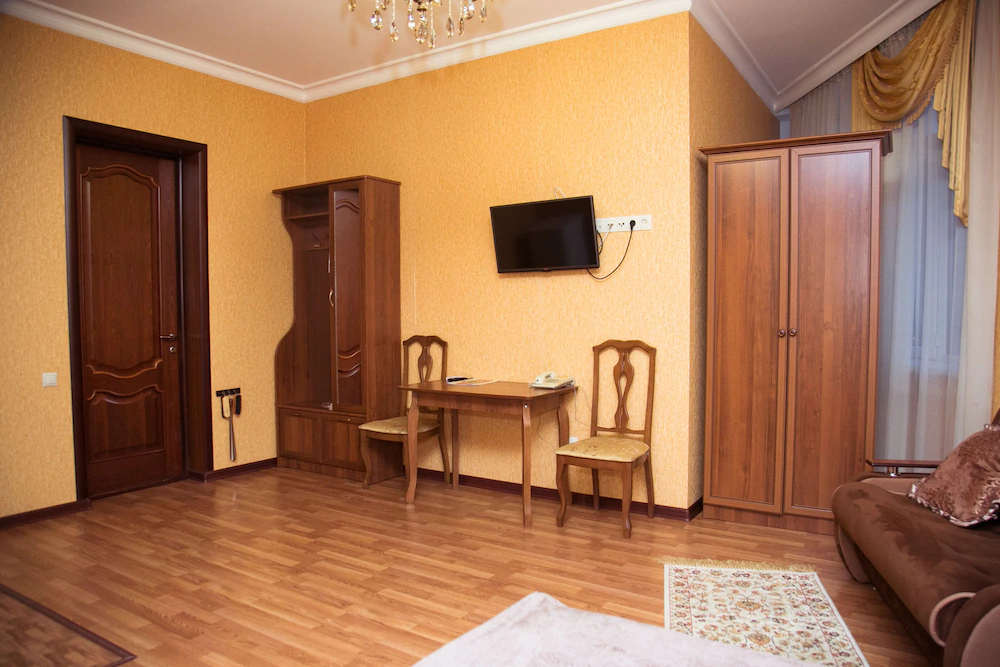 Tarkho Hotel