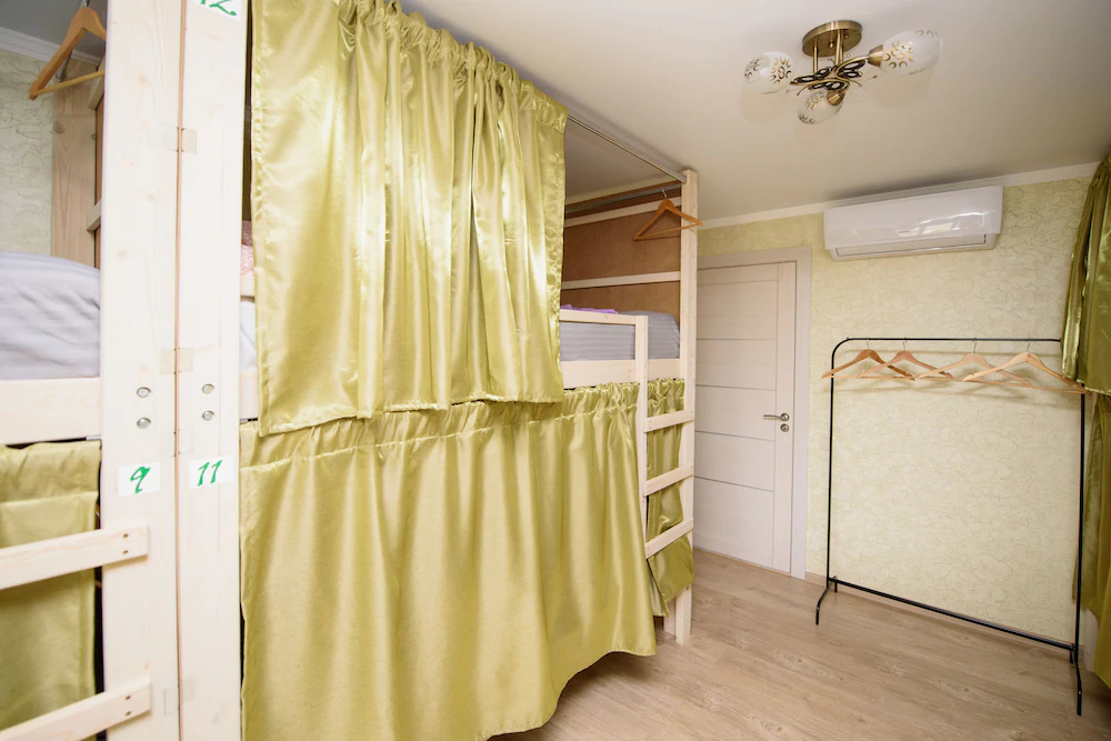 Hostel Svoi
