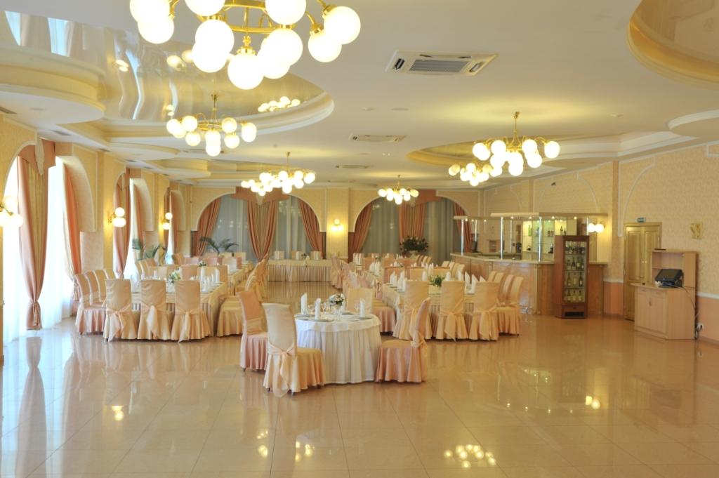 AMAKS Congress Hotel