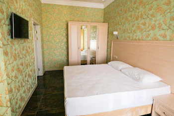 Goluboe Ozero Hotel