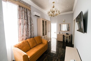 Goluboe Ozero Hotel