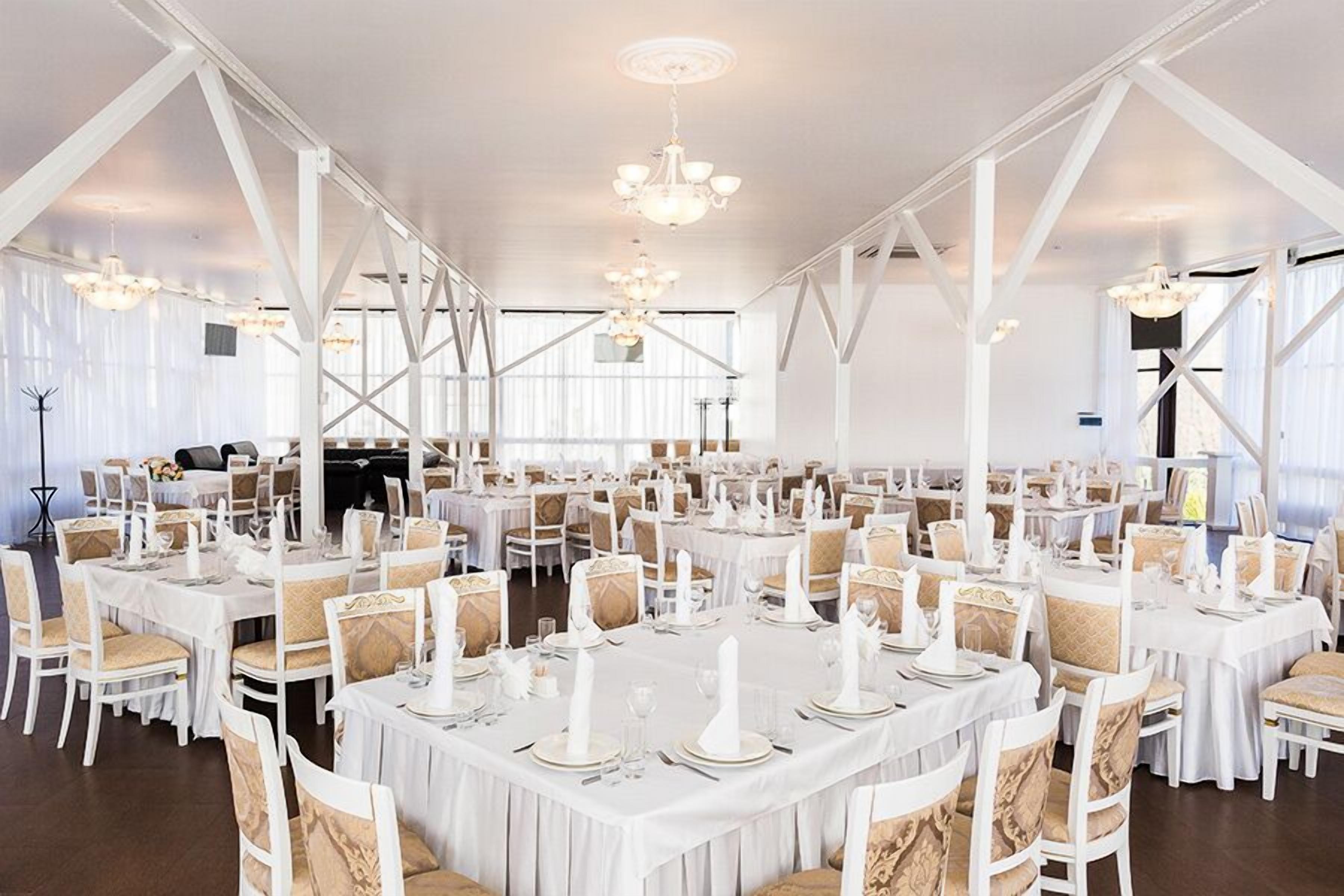 Goluboe Ozero Hotel