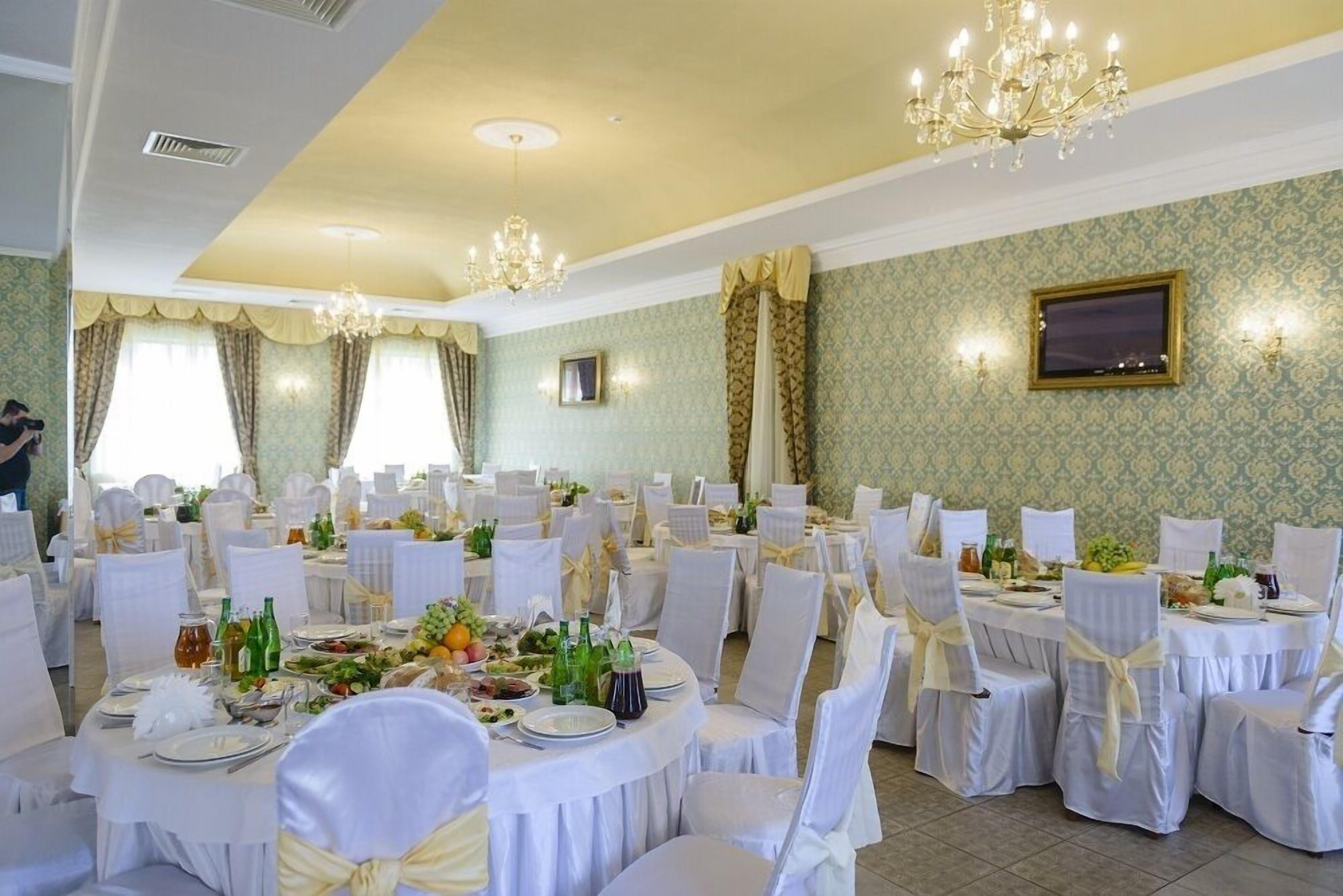 Goluboe Ozero Hotel