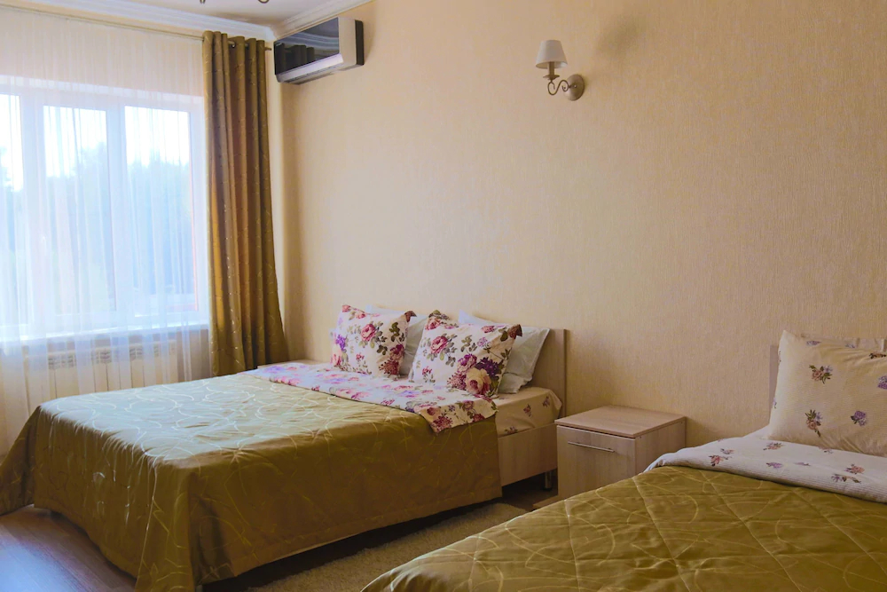 Meridian-Yug Hotel