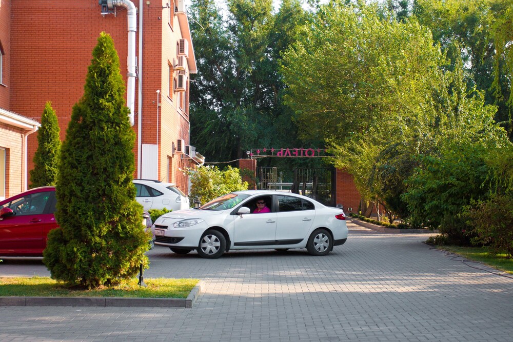 Meridian-Yug Hotel