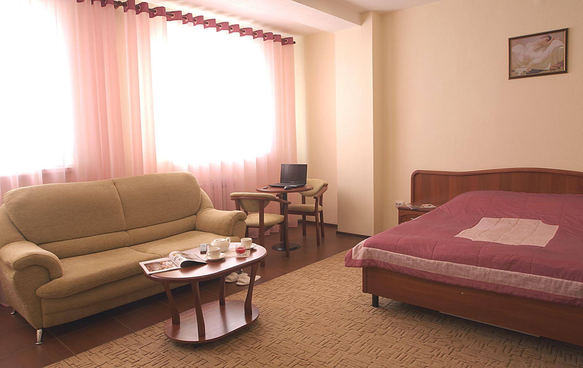 Park Hotel Nadezhda