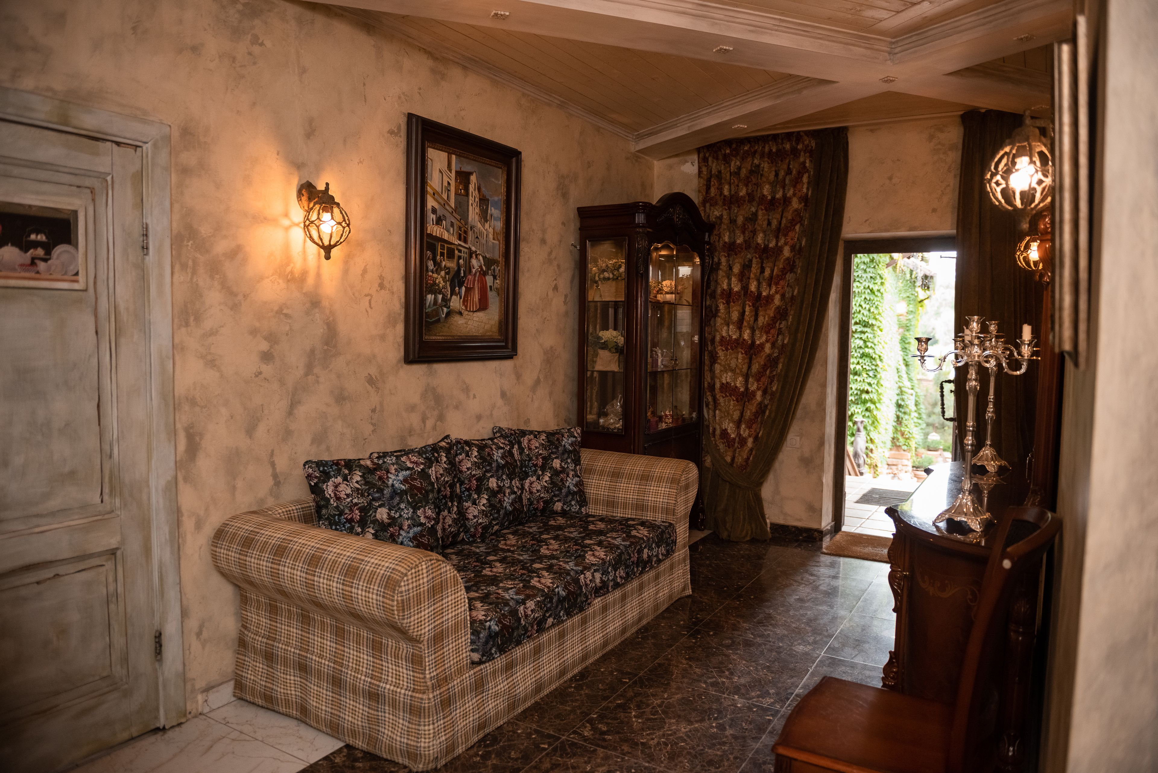 Rassl Country Home