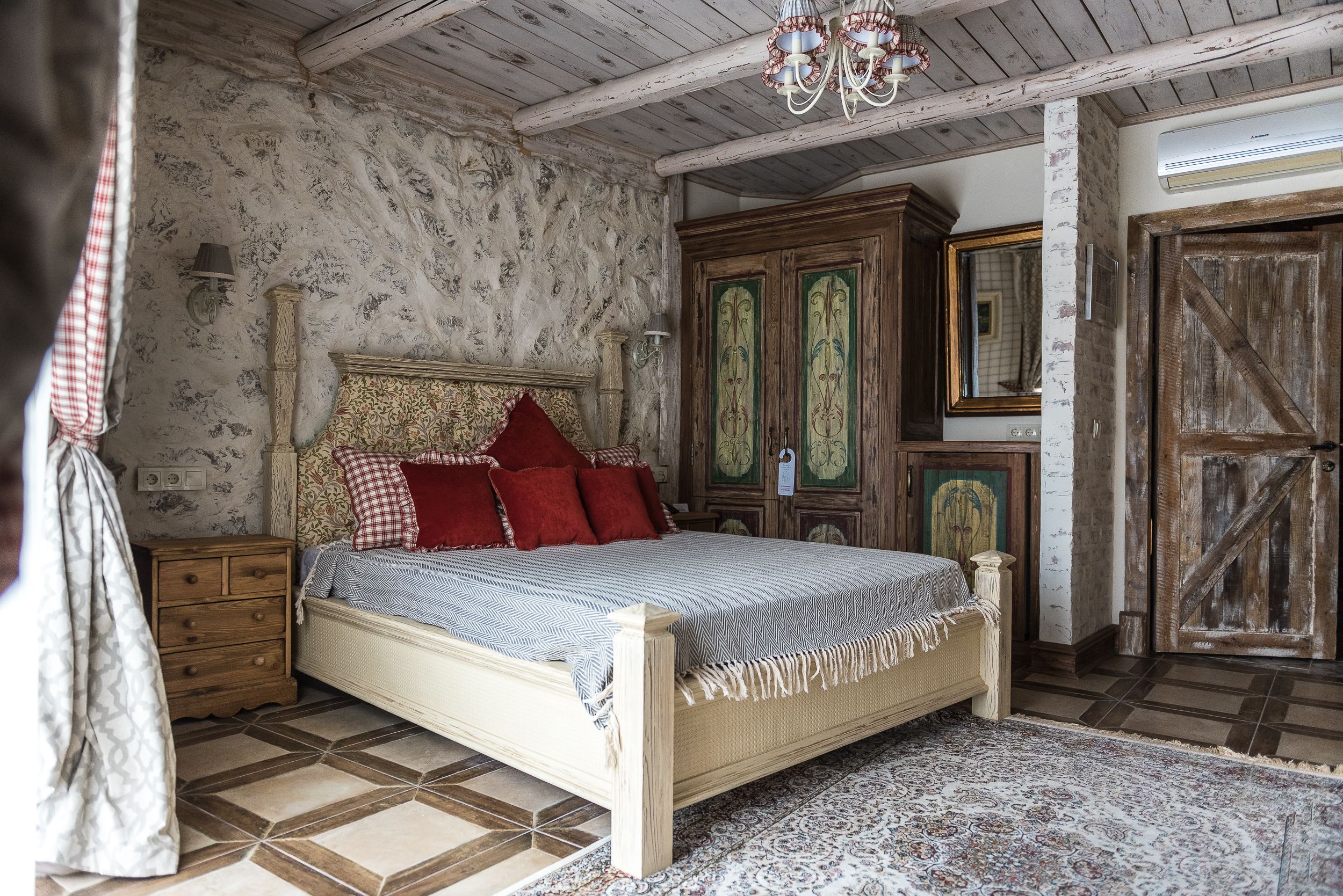 Rassl Country Home