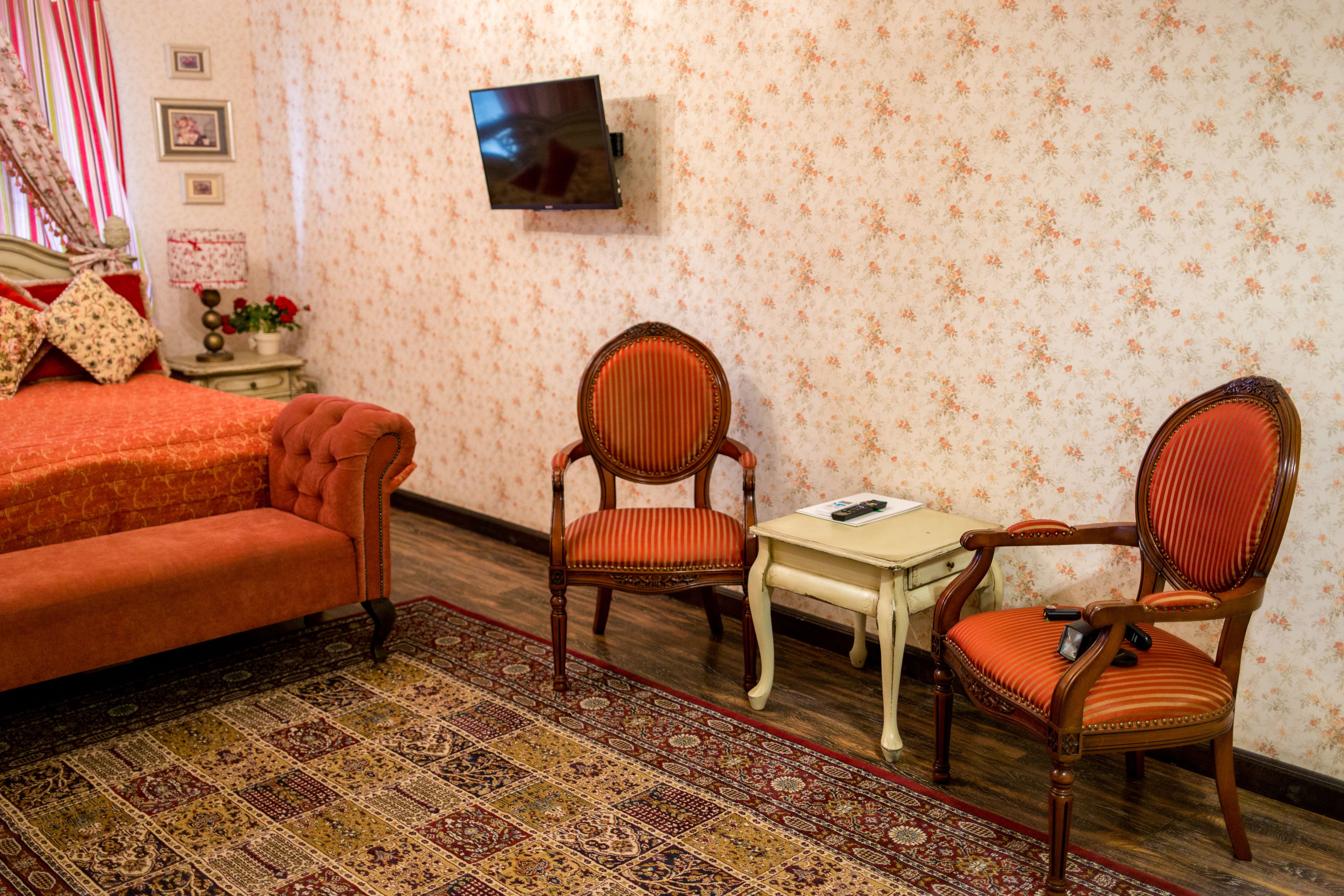 Rassl Country Home