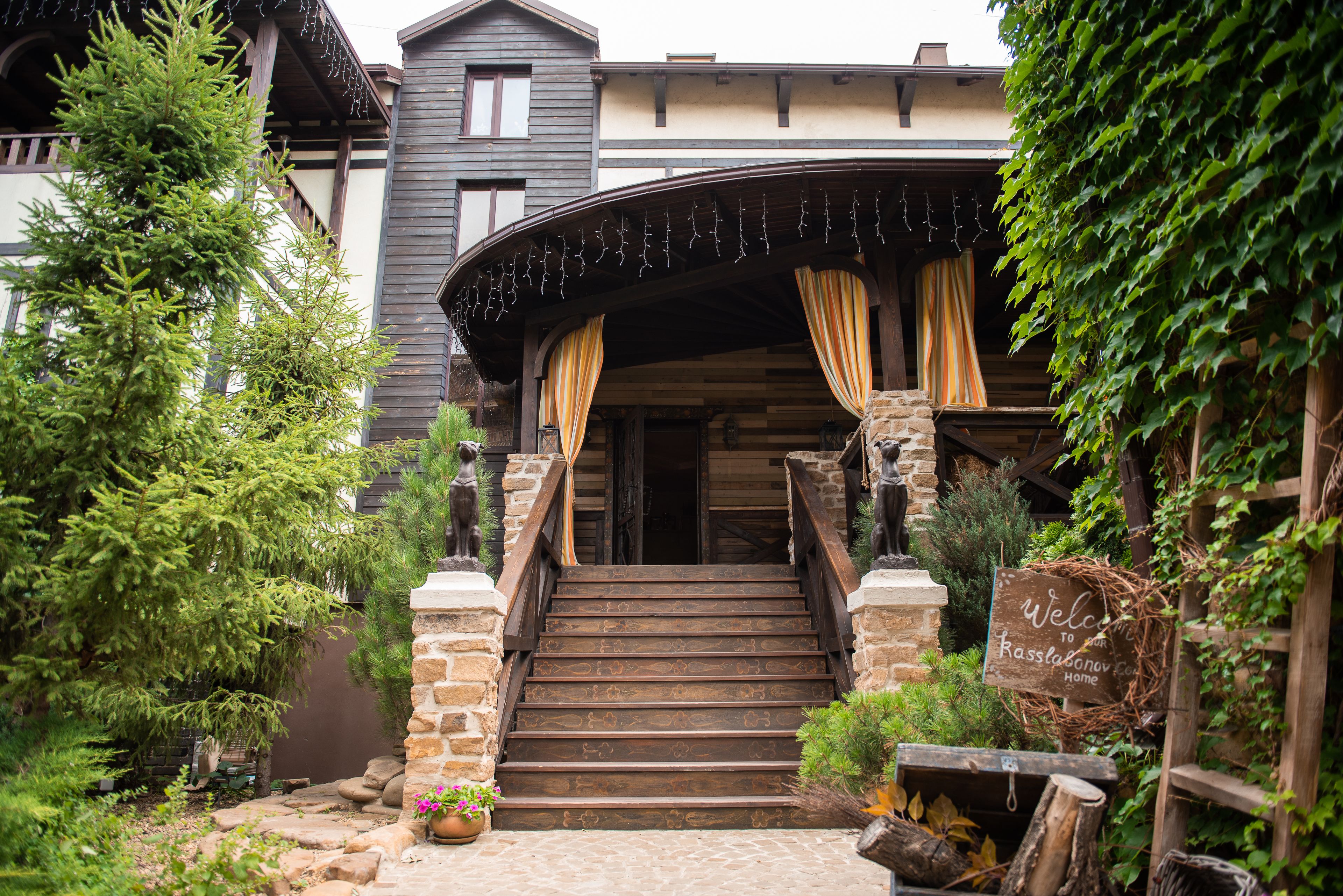 Rassl Country Home