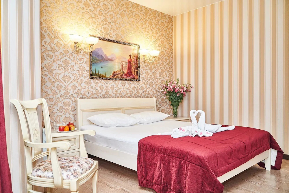 Golden House Hotel