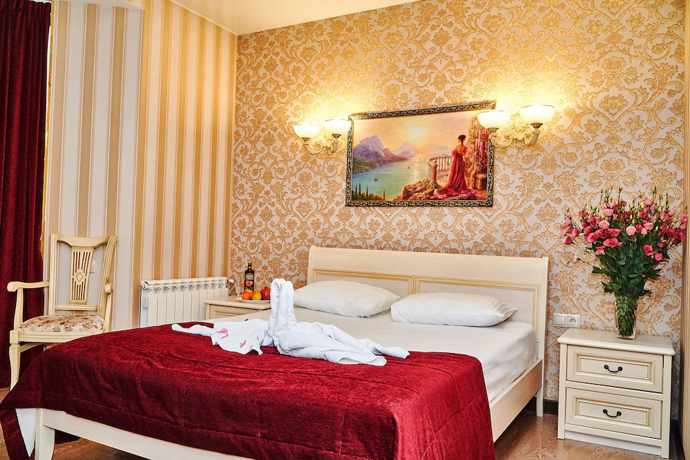 Golden House Hotel